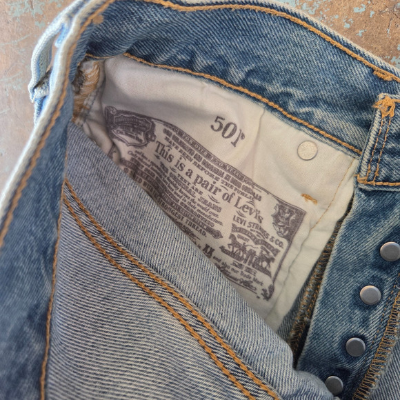 Levis 501 Jean Shorts Size 24 Distressed Denim Button Fly Shorty Cut Offs Womens - Picture 9 of 11
